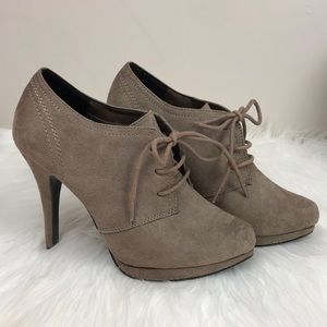 XAppeal Tan bootie size 6